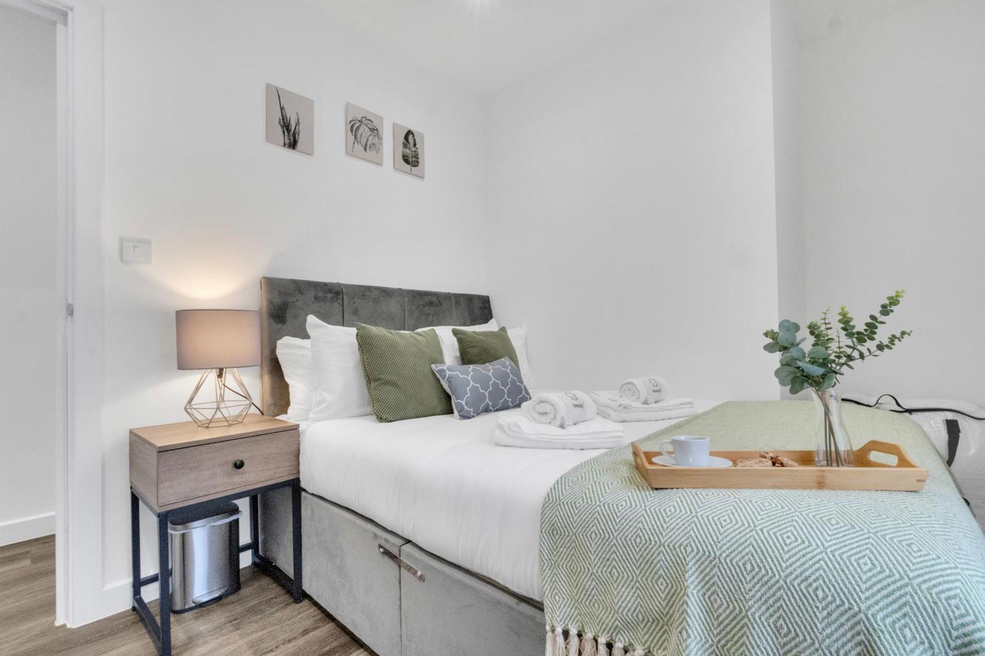 Homely North London Apartments Hendon The Hyde Екстериор снимка