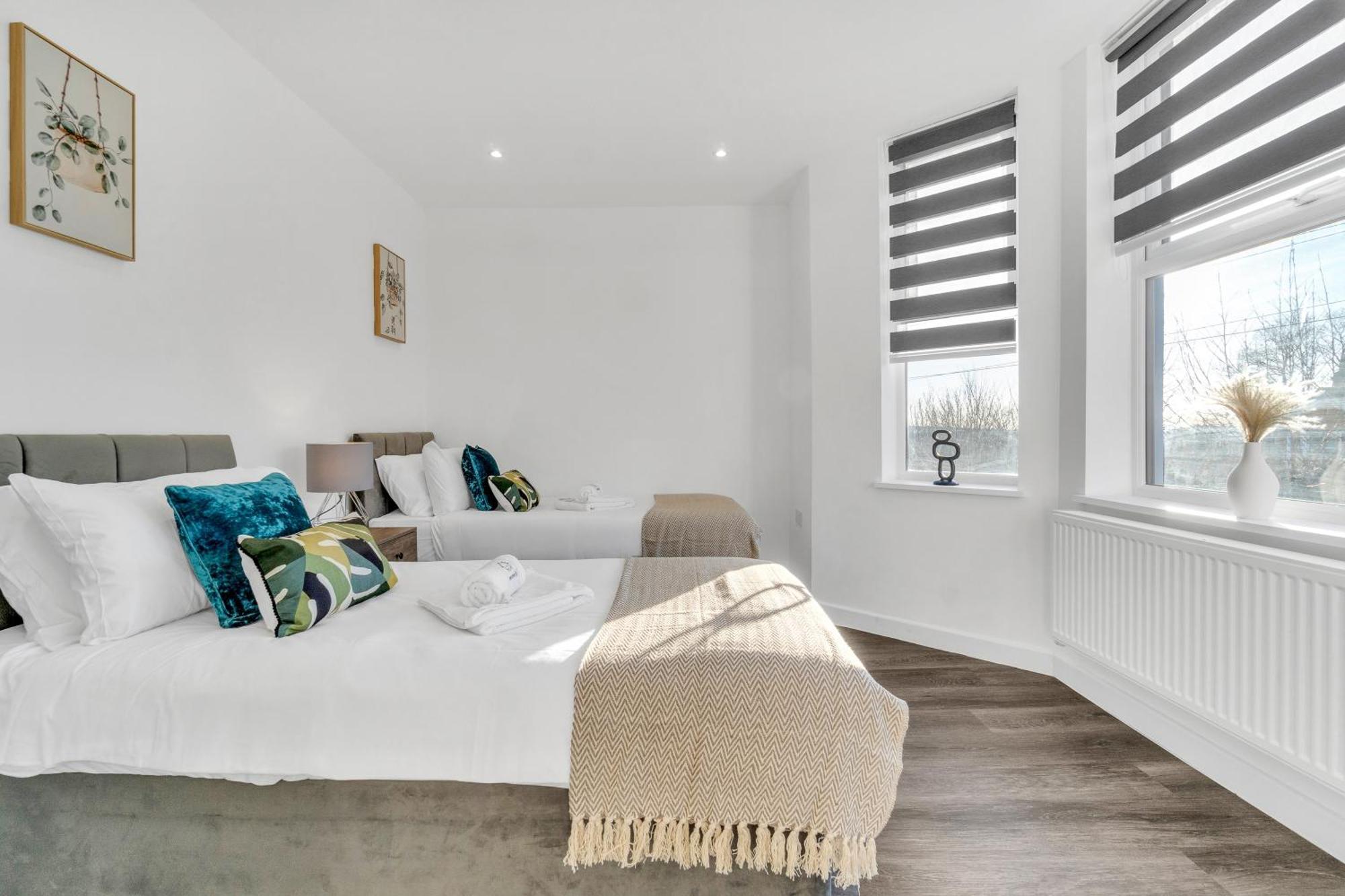 Homely North London Apartments Hendon The Hyde Екстериор снимка