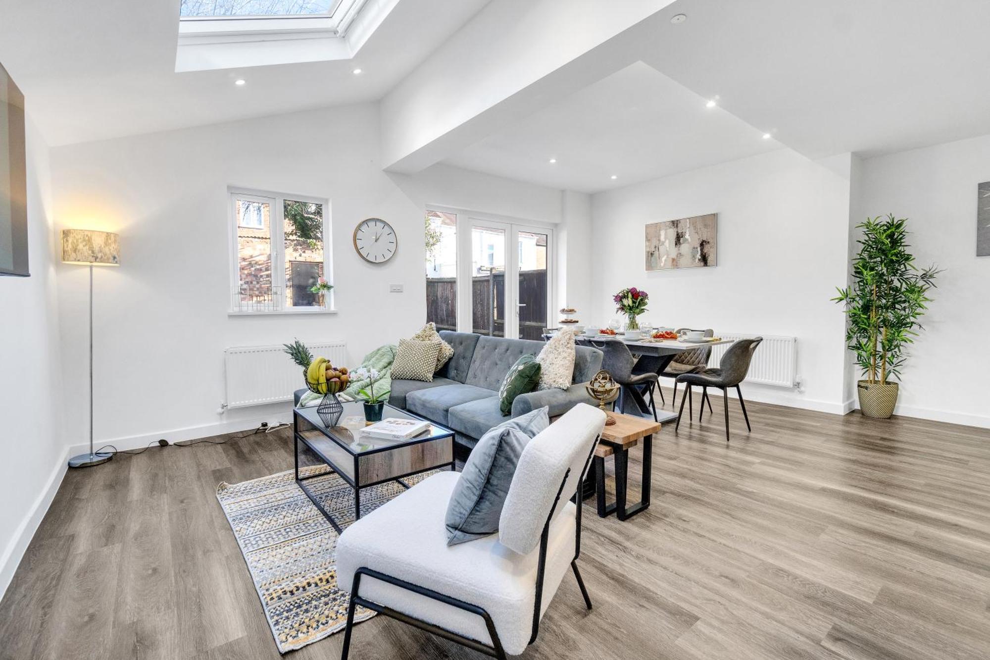 Homely North London Apartments Hendon The Hyde Екстериор снимка
