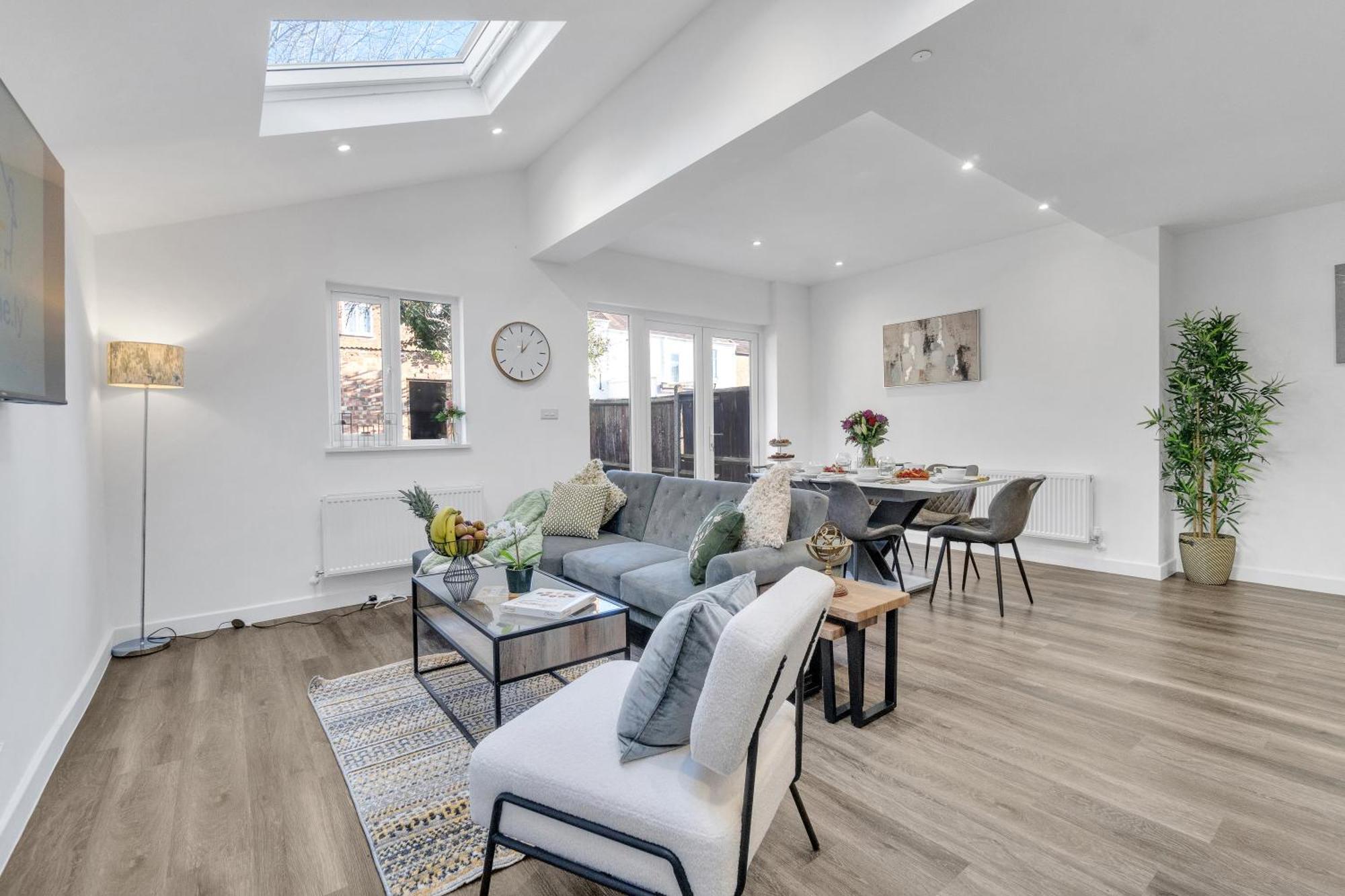 Homely North London Apartments Hendon The Hyde Екстериор снимка